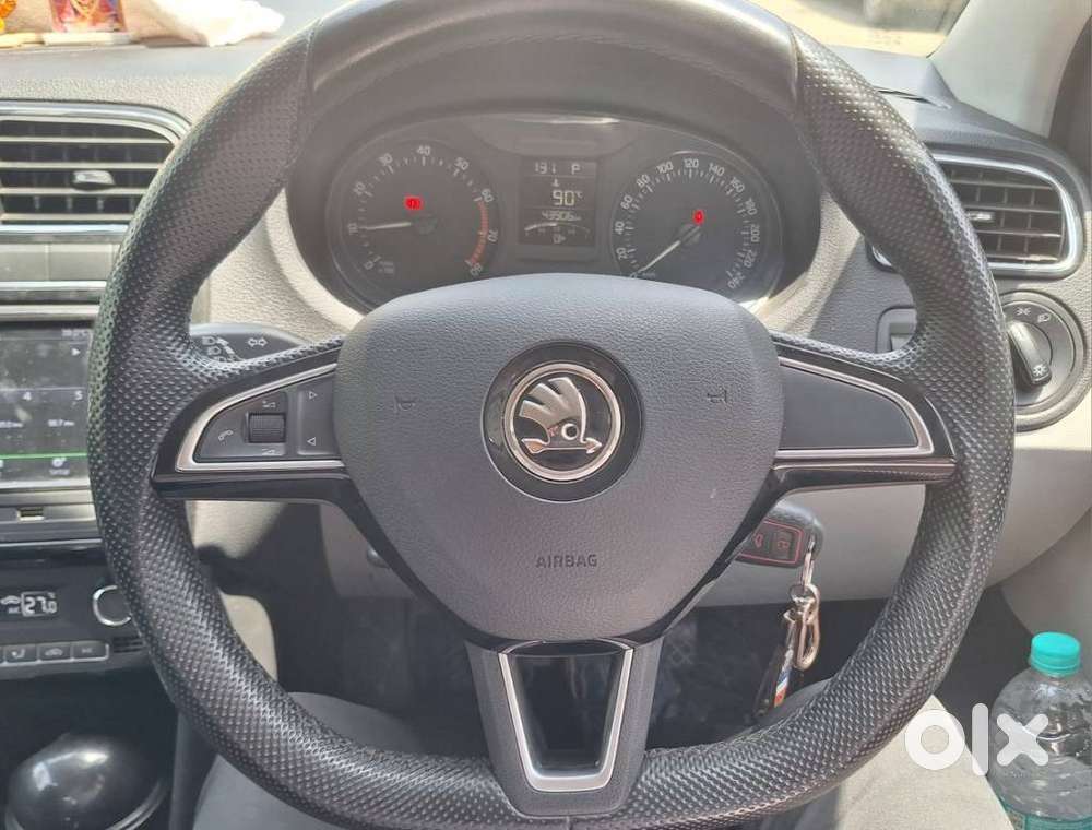 Skoda Rapid 1.0 Ambition Tsi At, 2022, Petrol