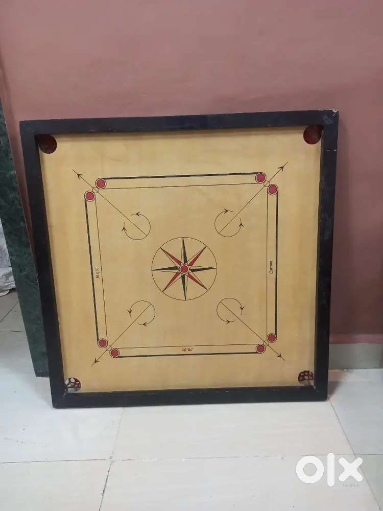 carrom ,Indoor board game