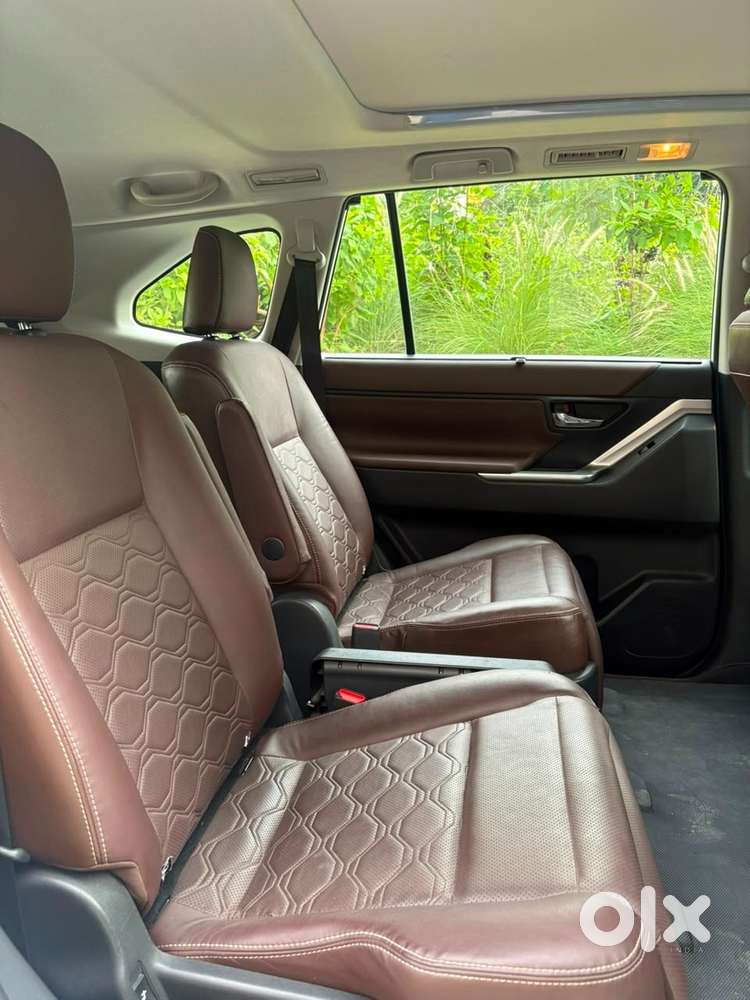 Toyota Innova Hycross 2.0 Zx (o) Hybrid 7 Str, 2024, Petrol