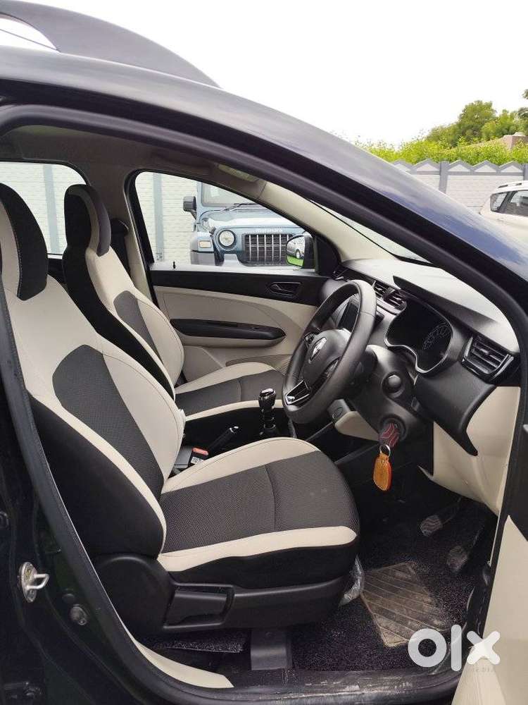 Renault Triber Rxt, 2025, Petrol