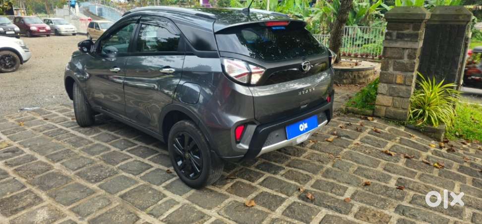 Tata Nexon, 2022, Petrol