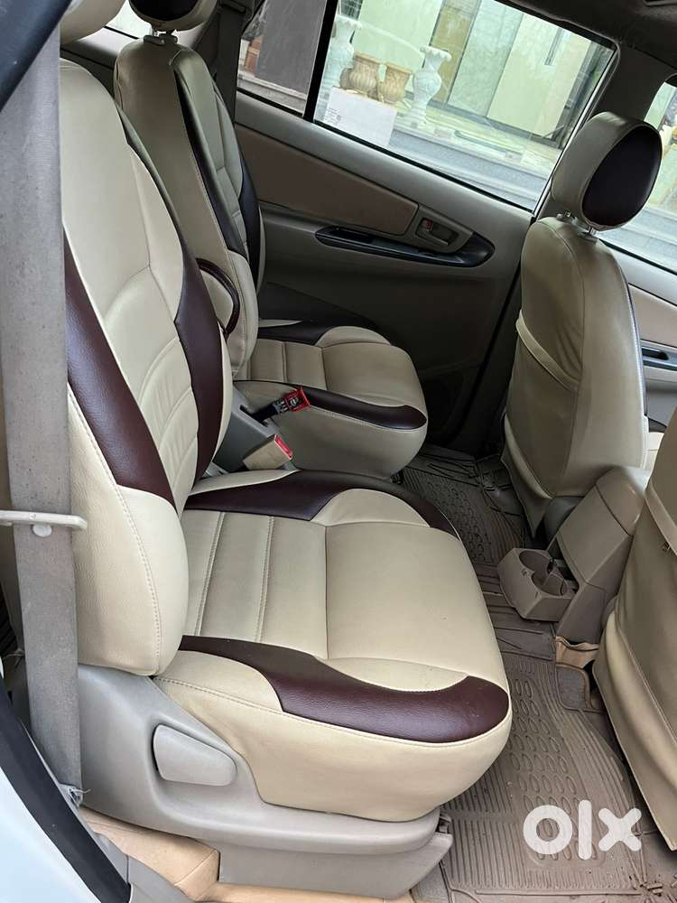 Toyota Innova 2.5 G (diesel) 7 Seater Bs Iv, 2011, Diesel
