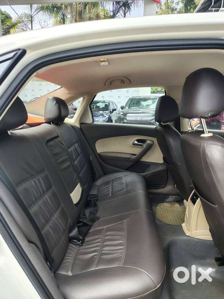 Volkswagen Vento 2010-2013 Petrol Highline, 2011, Petrol