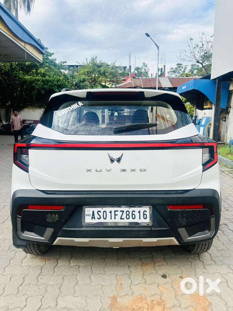 Mahindra Xuv 3xo Ax5 Pm Mt, 2024, Petrol