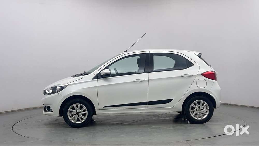Tata Tiago Xza, 2017, Petrol