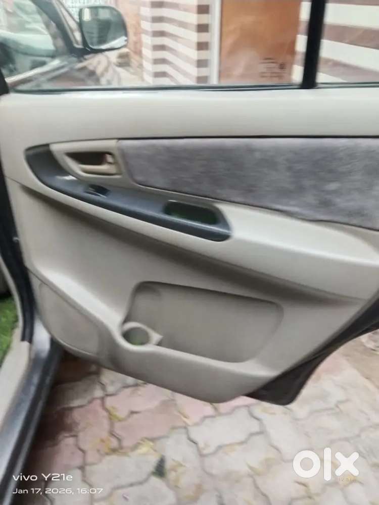 Toyota Innova 2011 Diesel 126000 Km Driven Good Condition New Tyre