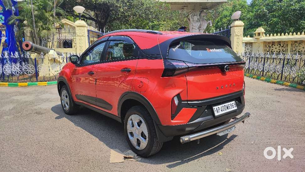 Tata Nexon Pure (s) 1.2 Petrol 6amt, 2024, Petrol
