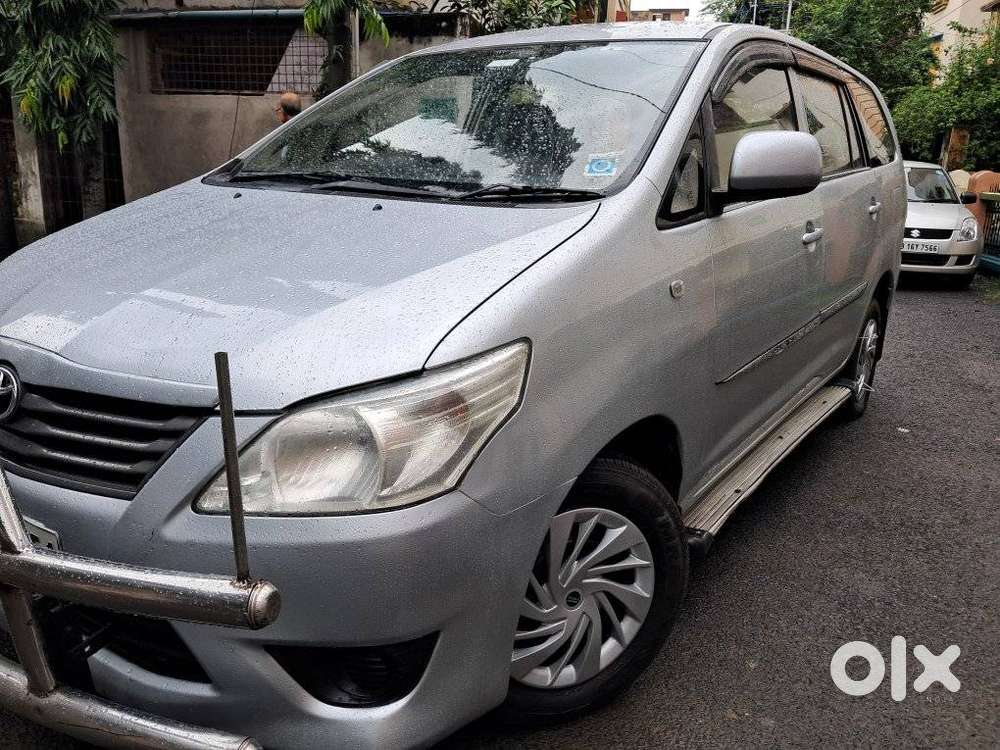 Toyota Innova 2.5 G (diesel) 8 Seater Bs Iv, 2016