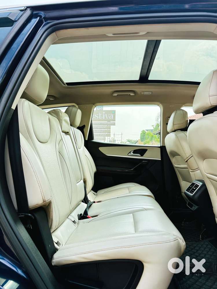 Mahindra Xuv700 Ax7 Luxury Pack Awd, 2023, Diesel