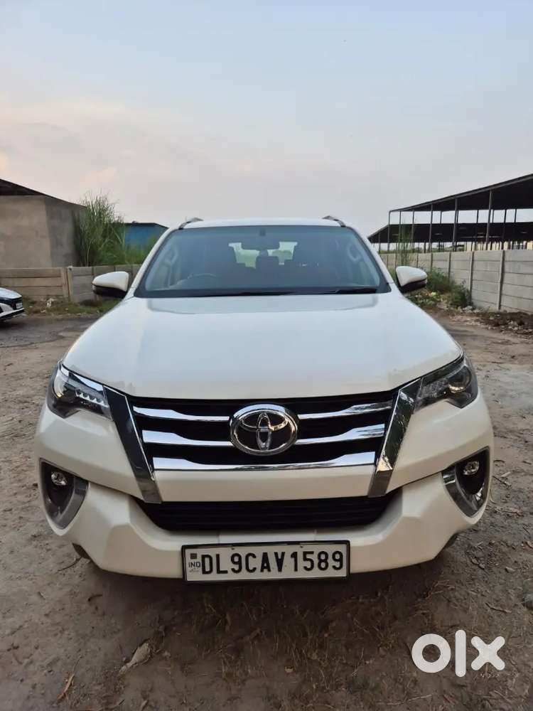 Toyata Fortuner Legender Top 4&times;4 Auto (2021 Model)