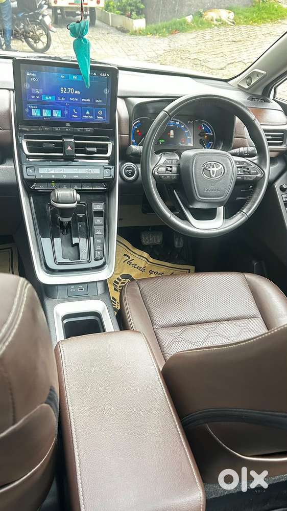 Toyota Innova Hycross 2.0 Zx (o) Hybrid 7 Str, 2023, Petrol