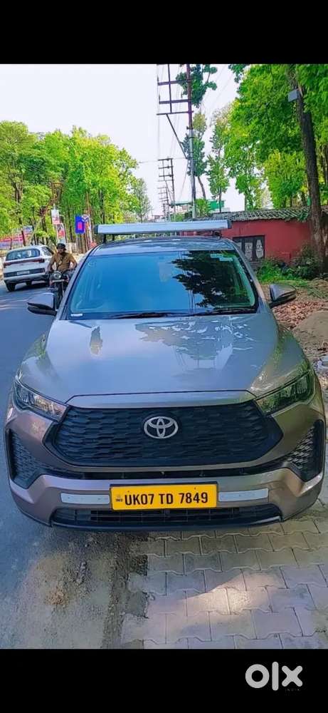 Toyota Innova Hycross 2024 -