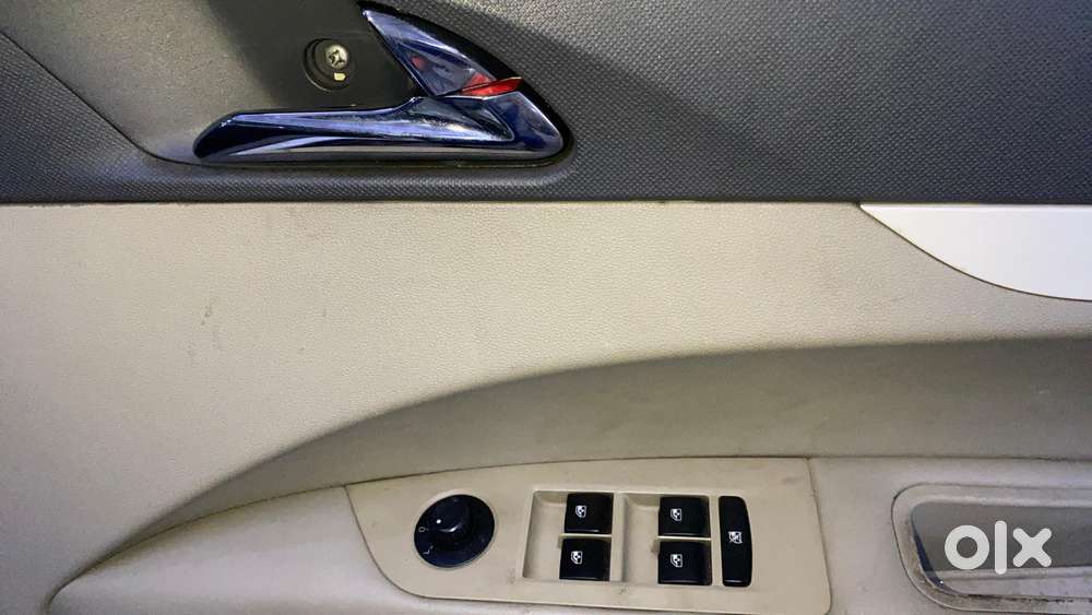 Mahindra Marazzo M6, 2019, Diesel
