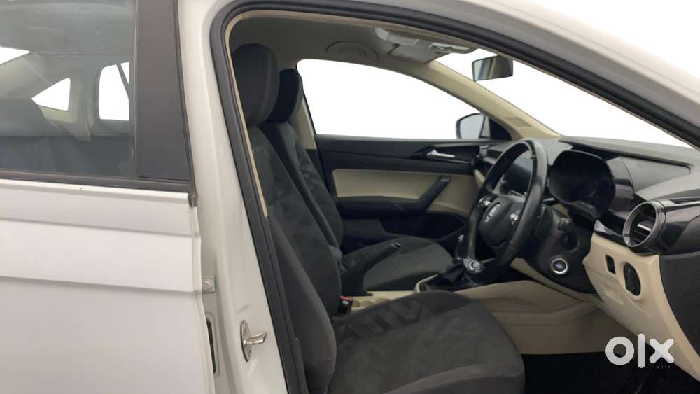 Skoda Slavia 1.0 Ambition Tsi At, 2022, Petrol