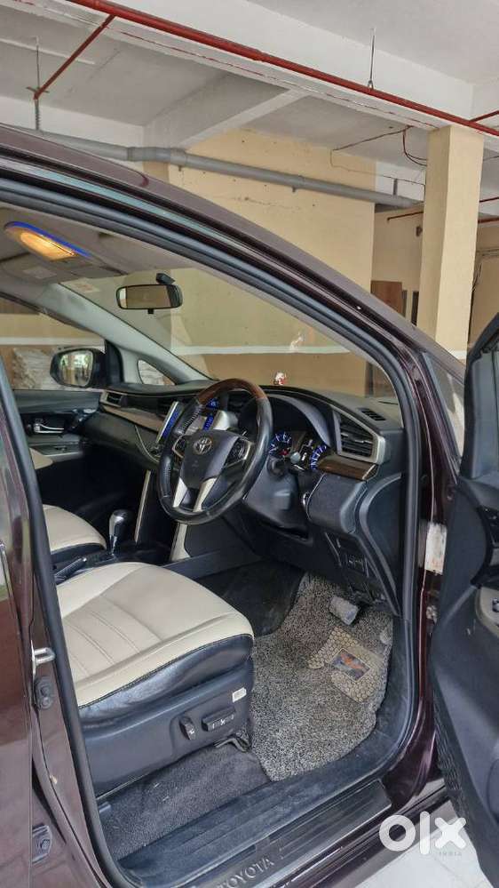 Toyota Innova Crysta 2.8 Zx At 7 Seater, 2017, Diesel