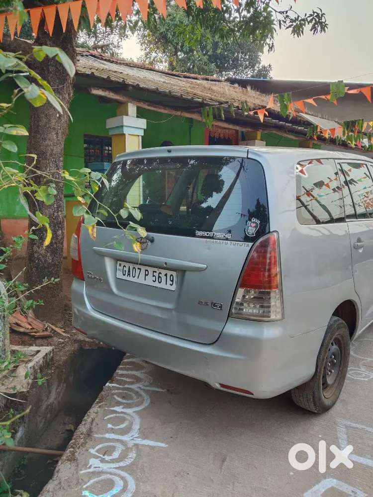 Toyota Innova 2011