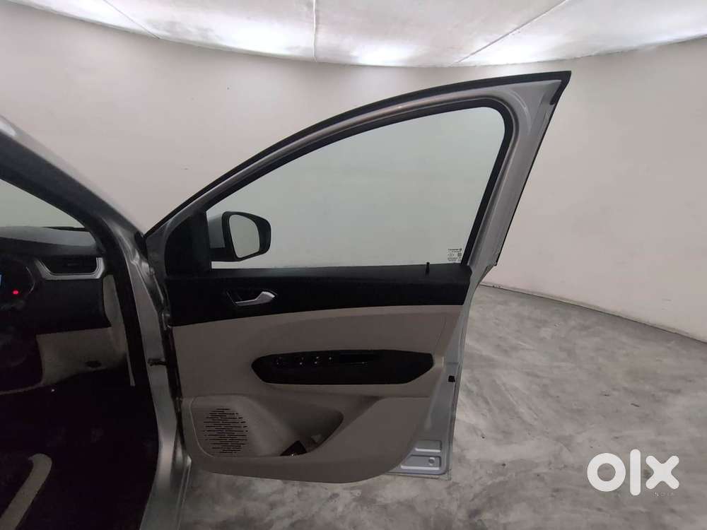 Renault Triber Rxz Easy-r Amt, 2020, Petrol