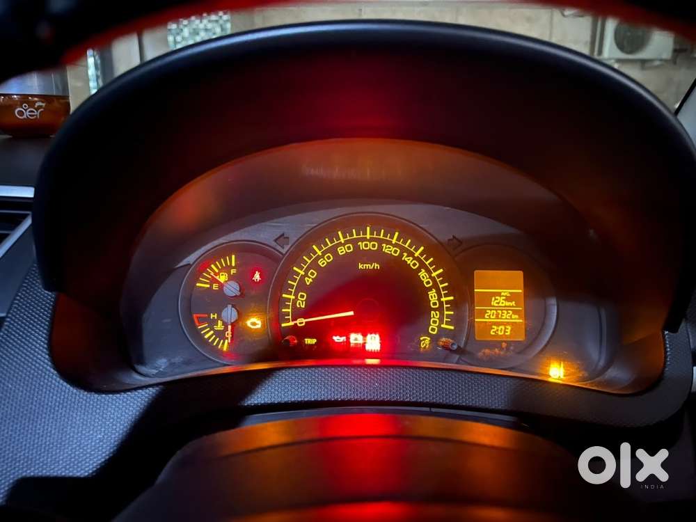 Maruti Suzuki Swift Lxi 2015