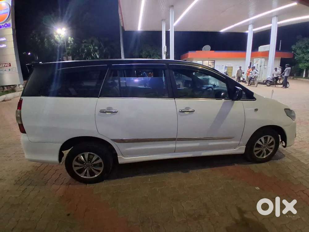 Toyota Innova 2012