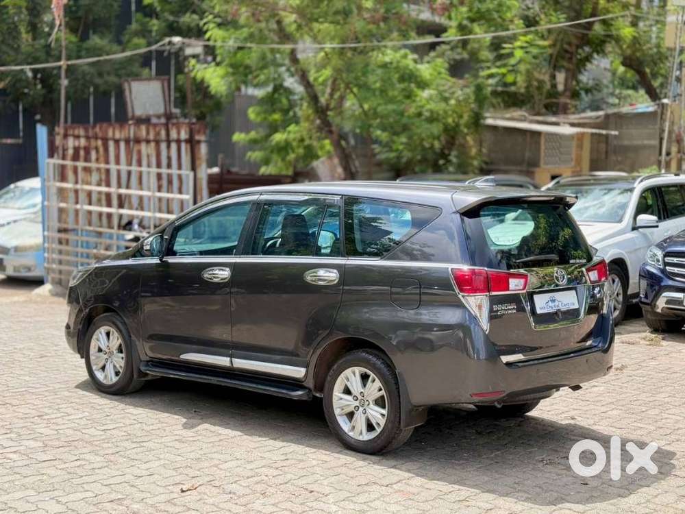 Toyota Innova Crysta 2.8 Zx At 7 Seater, 2016, Diesel