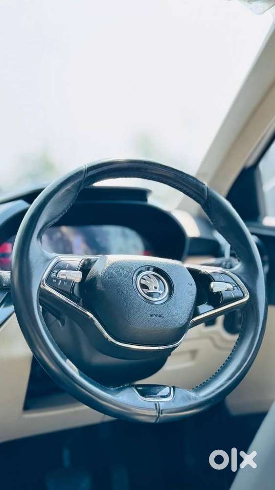 Skoda Slavia 1.0 Tsi Style At, 2023, Petrol