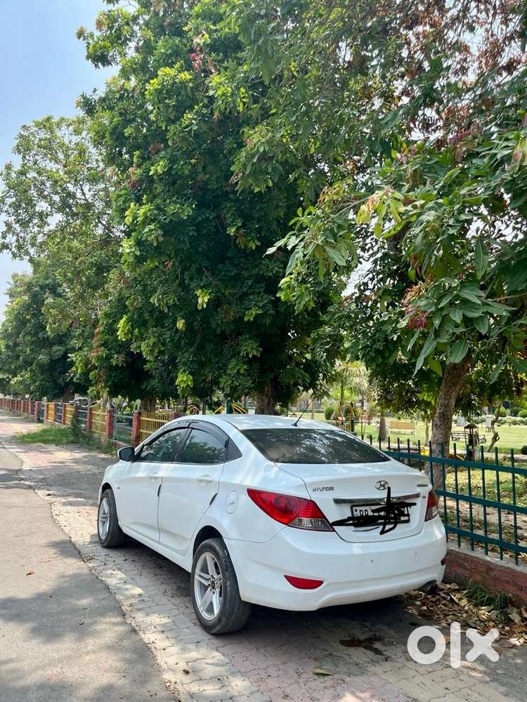 Hyundai Verna 2012 Diesel 150000 Km Driven