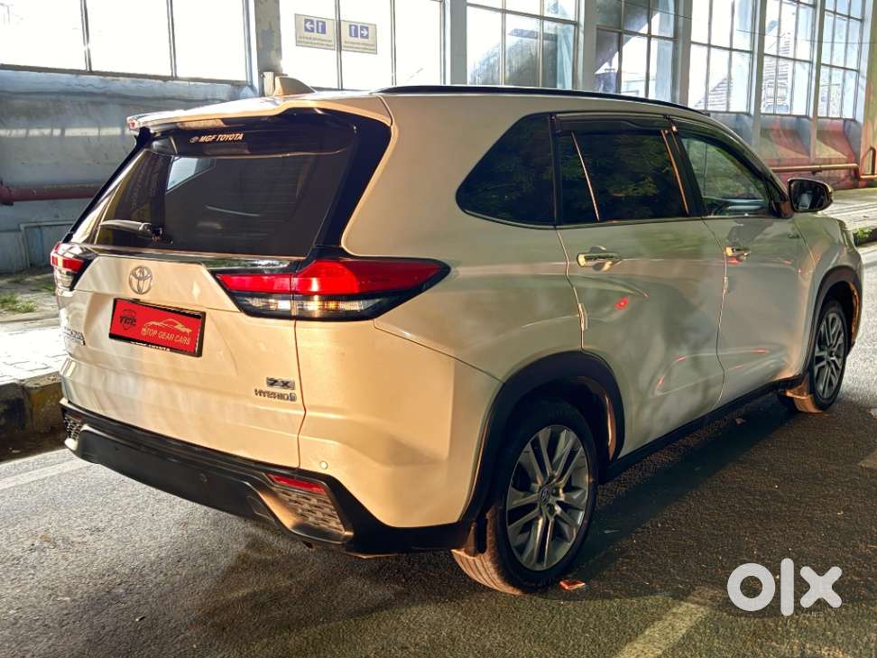 Toyota Innova Hycross 2.0 Zx (o) Hybrid 7 Str, 2024, Petrol