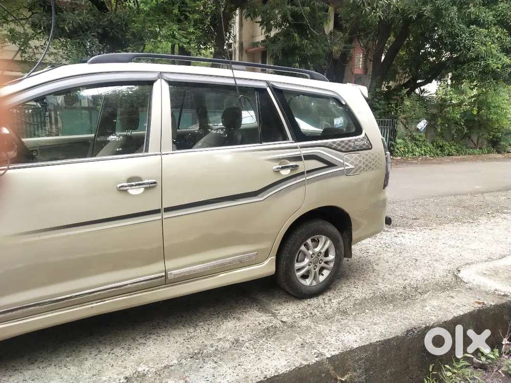 Toyota Innova 2.5 2012