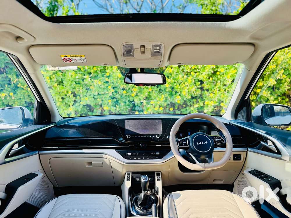 Kia Carens 1.4 Luxury Plus 6 Str, 2022, Petrol