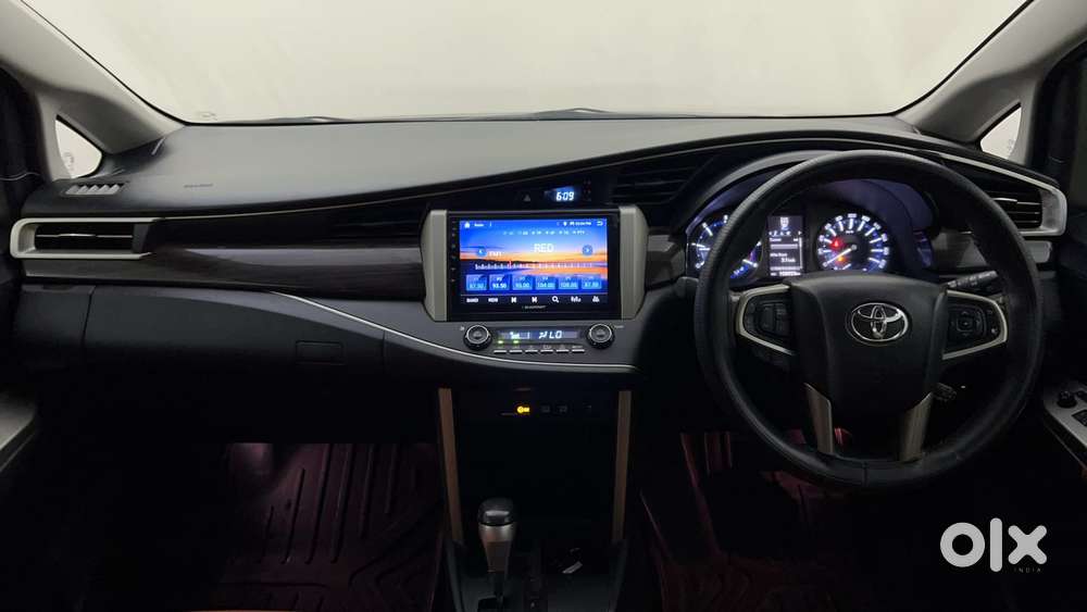 Toyota Innova Crysta 2.8 Zx At 7 Seater, 2017, Diesel