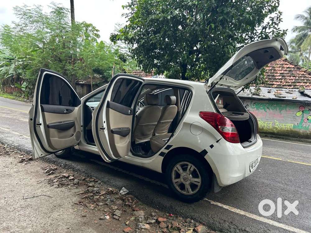 Hyundai I20 Sportz At 1.4, 2012, Petrol