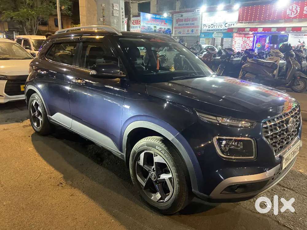 Hyundai Venue 2021 Petrol 35300 Km Driven