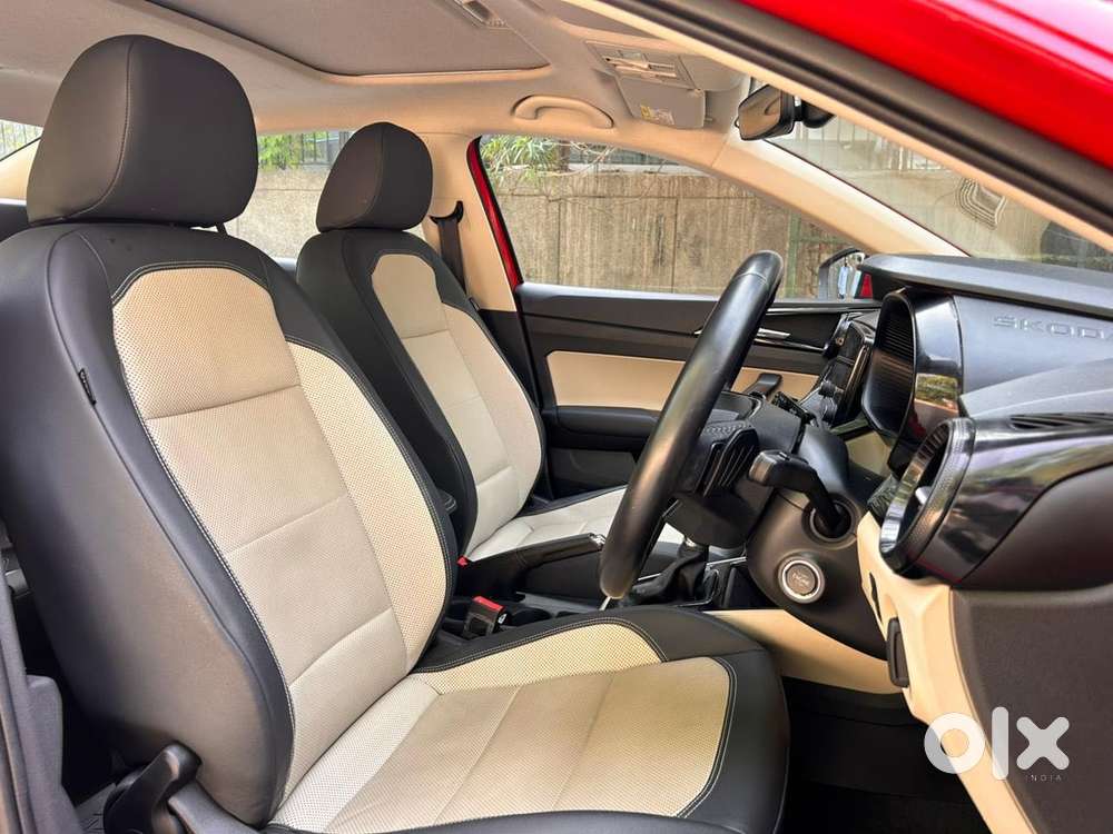 Skoda Slavia 1.0 Tsi Style At, 2023, Petrol