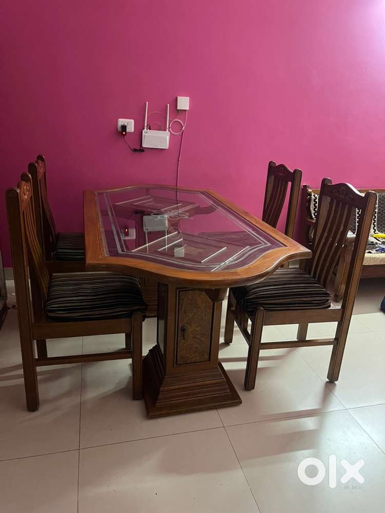 Dinning Table & Chair(Sagwan Wood)