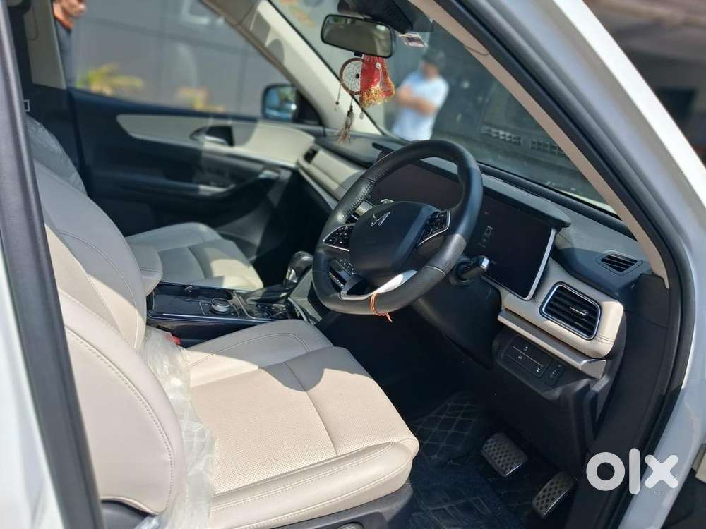 Xuv700  Mahindra  2022  Ax7 L Awd