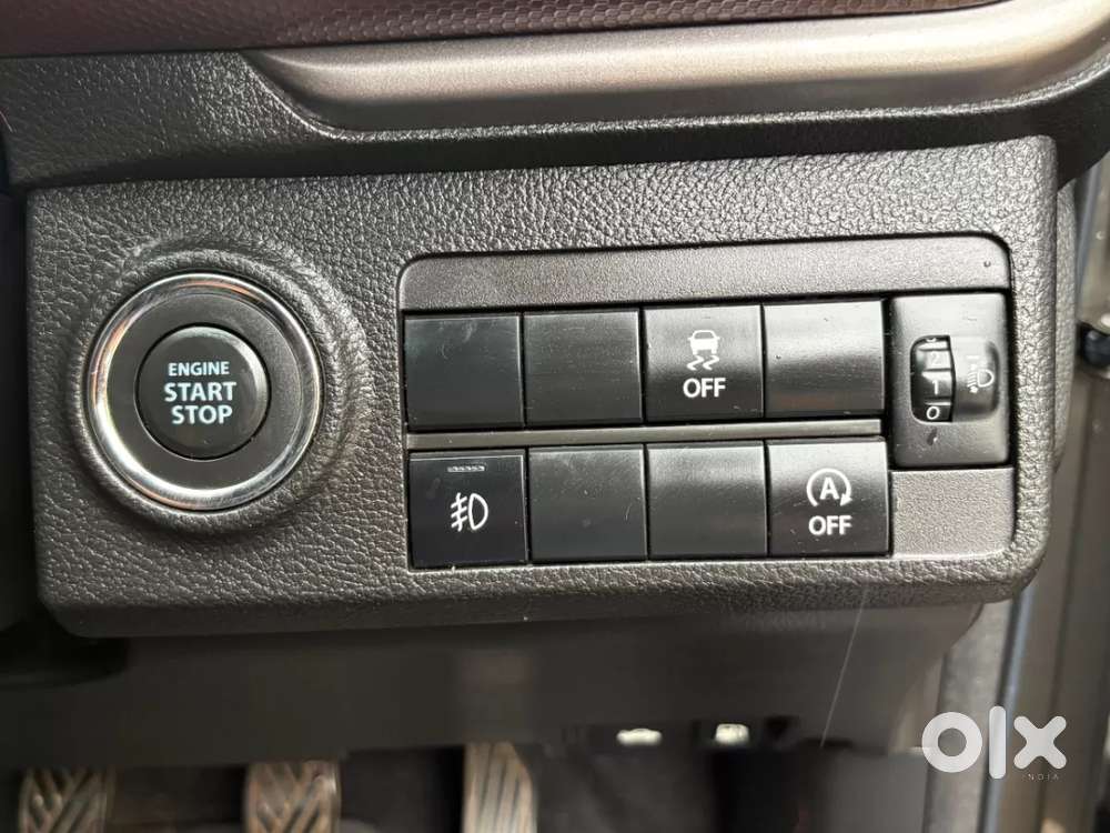 Maruti Suzuki Vitara Brezza 1.5 Zxi At, 2022, Petrol