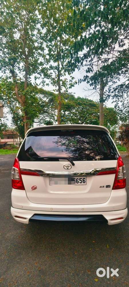 Toyota Innova 2.5 Z Diesel 7 Seater Bs Iv, 2015, Diesel