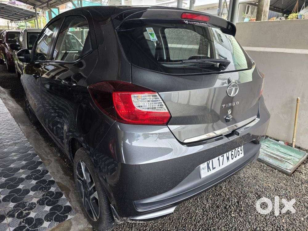 Tata Tiago 1.2 Revotron Xza, 2022, Petrol