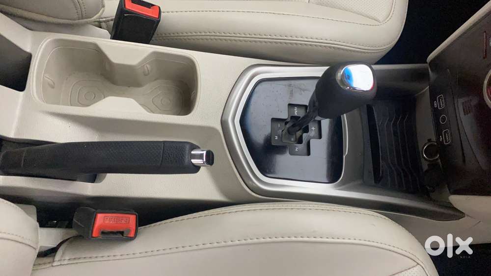 Mahindra Xuv300 1.2 W8 (o) Amt Petrol, 2021, Petrol