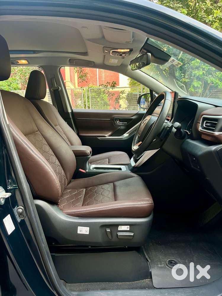 Toyota Innova Hycross 2.0 Zx (o) Hybrid 7 Str, 2024, Petrol