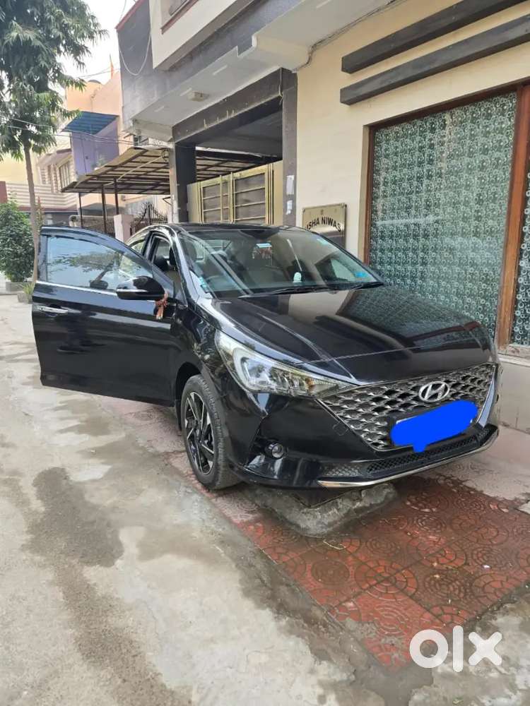 Fully Automatic Top Model Verna Black Air Cusioned Seats