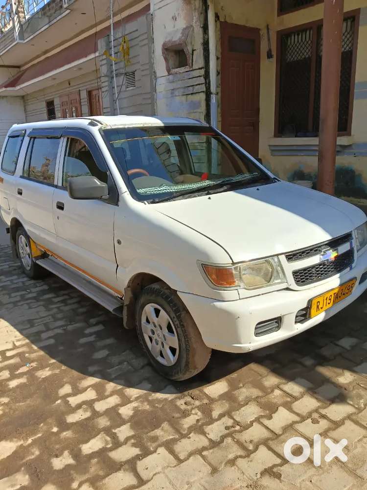 Chevrolet Tavera Ls B3 3rd Owner 2011