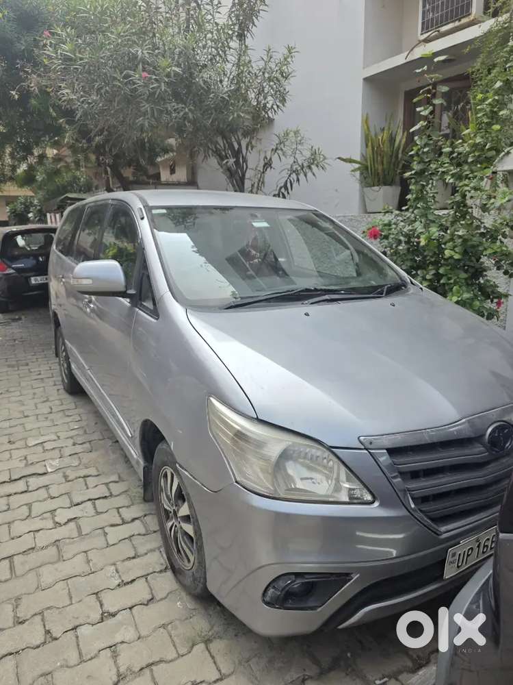 Toyota Innova 2016