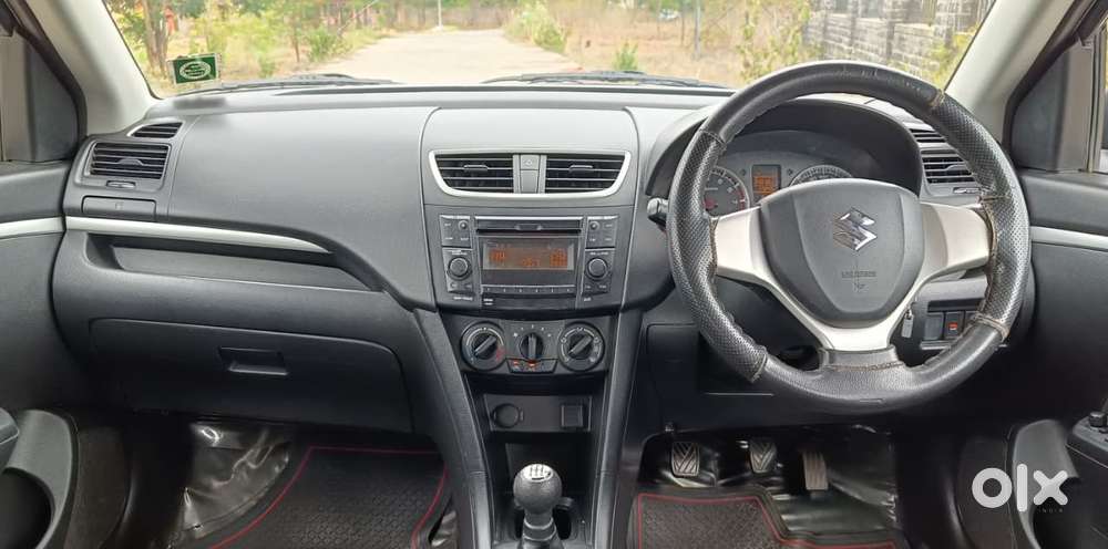 Maruti Suzuki Swift Vxi + Manual, 2017, Petrol