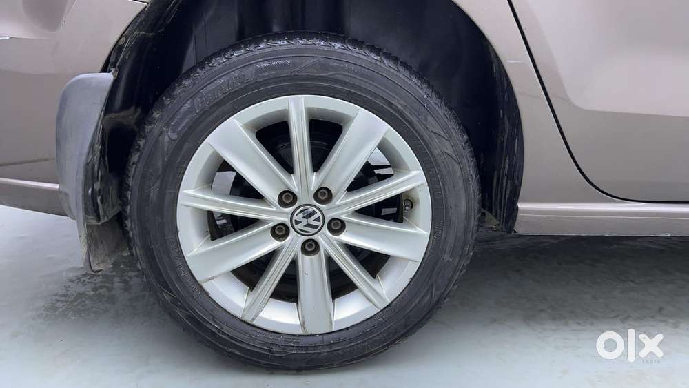Volkswagen Vento 1.6 Highline, 2016, Petrol