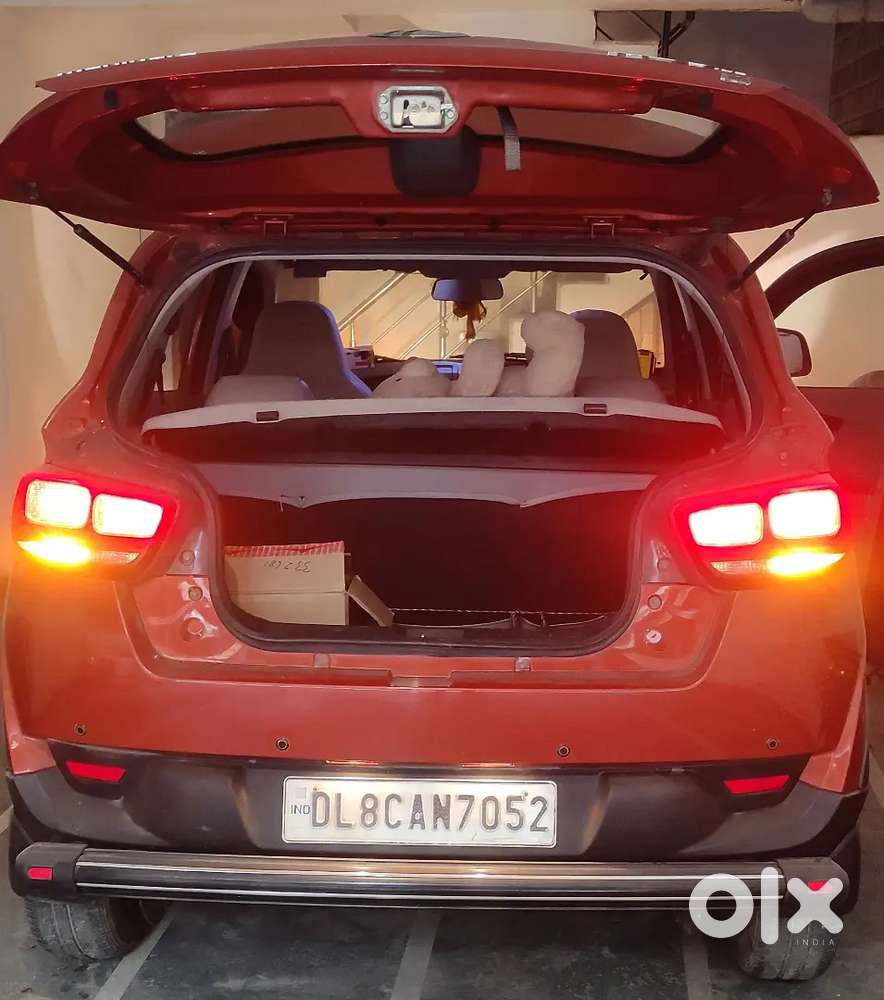 Mahindra
Kuv 100
2017