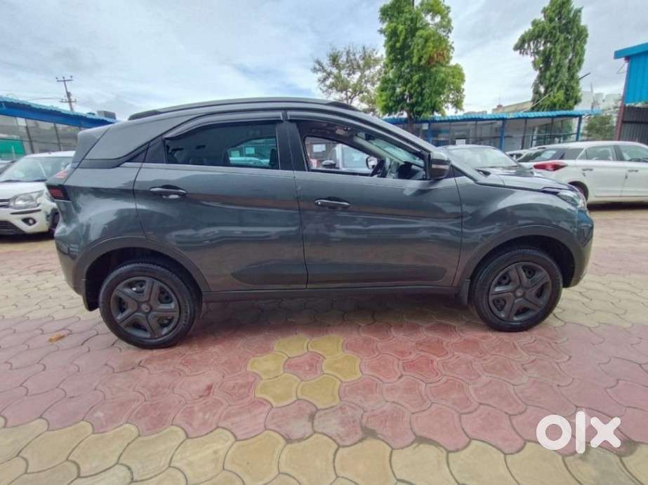 Tata Nexon Smart Plus1.2 Revotron Petrol 5 Mt, 2024, Petrol
