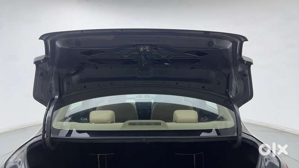 Maruti Suzuki Dzire 1.2 Vxi Amt, 2017, Petrol