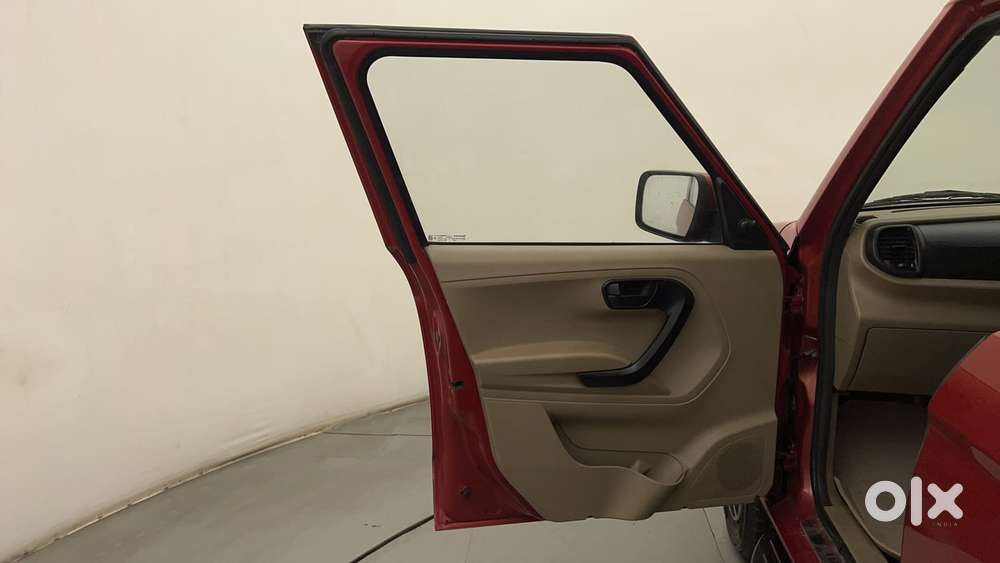Mahindra Tuv 300 T6 Plus, 2017, Diesel