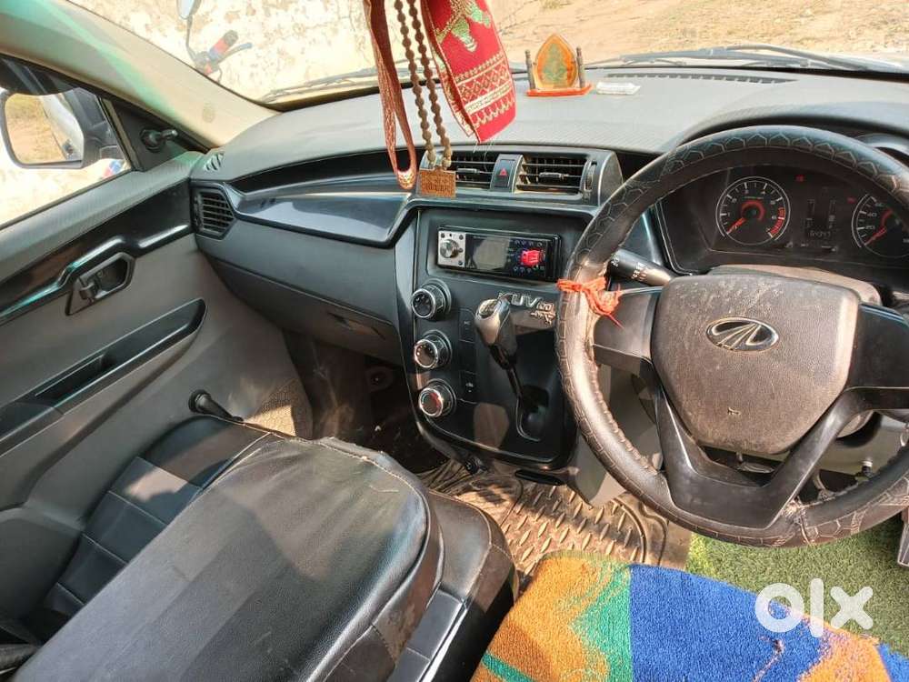 Mahindra Kuv 100